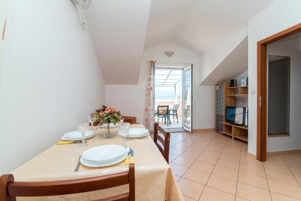 Apartments Batinic Supetar Luaran gambar