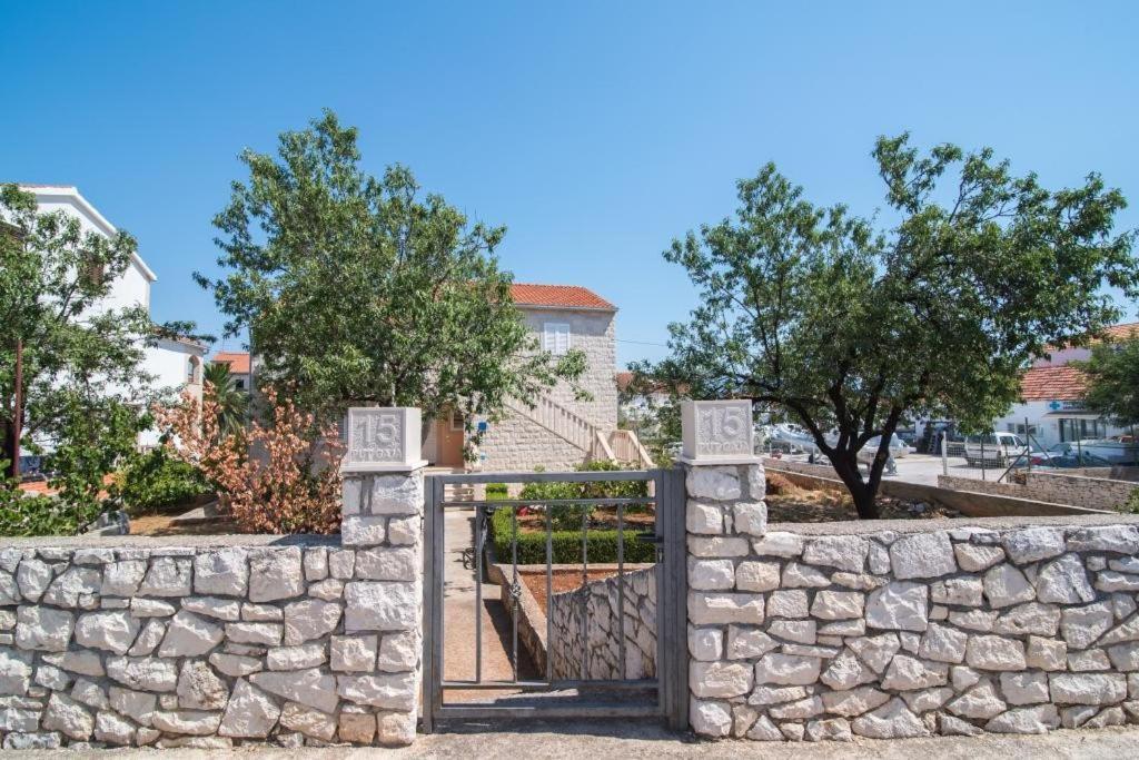 Apartments Batinic Supetar Luaran gambar