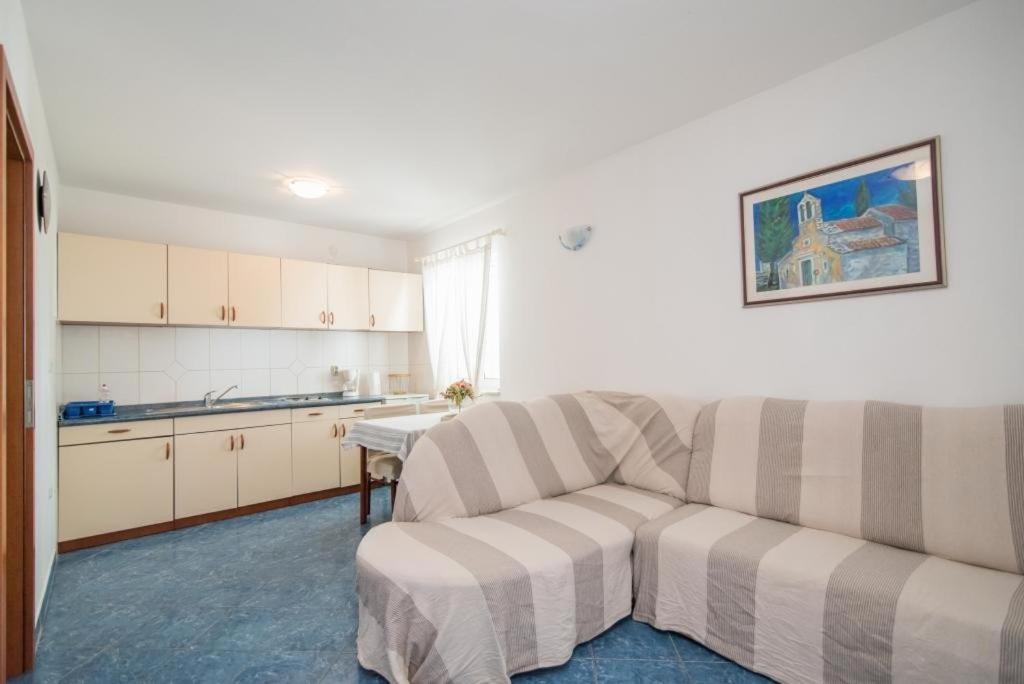 Apartments Batinic Supetar Luaran gambar