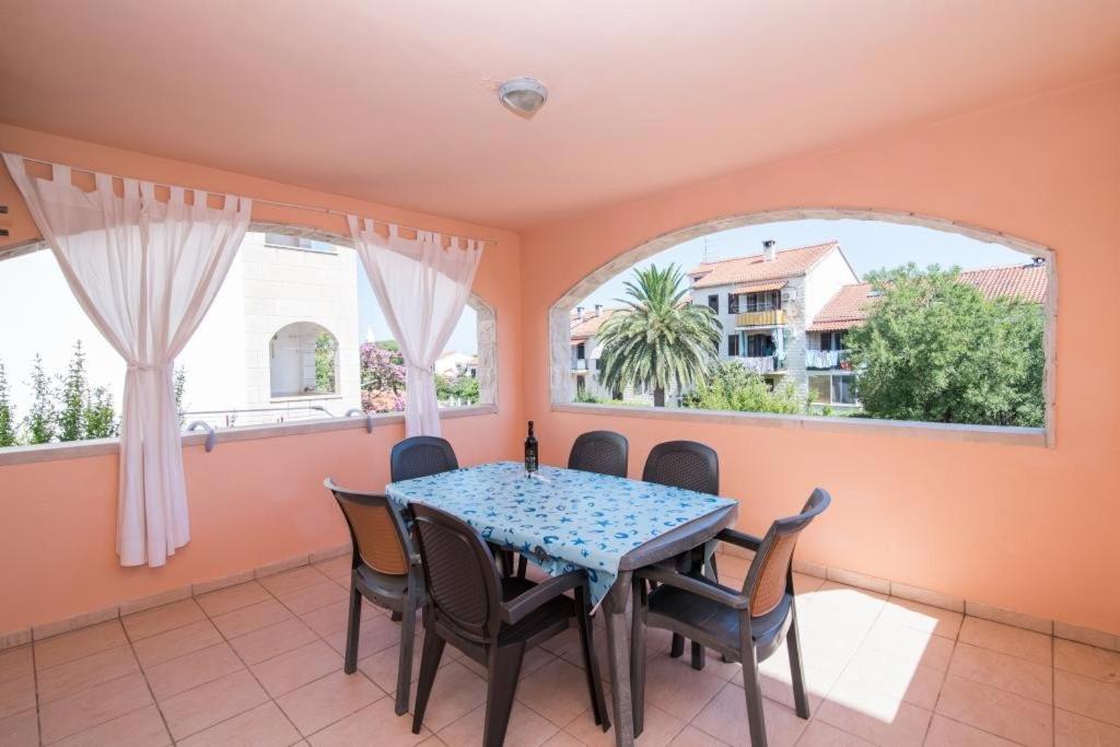 Apartments Batinic Supetar Luaran gambar