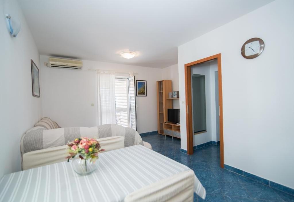 Apartments Batinic Supetar Luaran gambar
